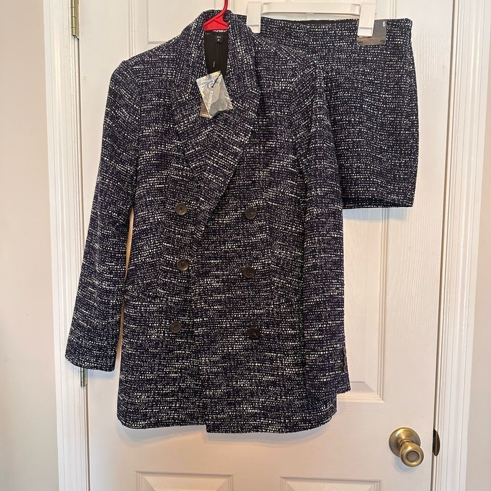 Express Double Breasted Boucle Set - Picture 3 of 14